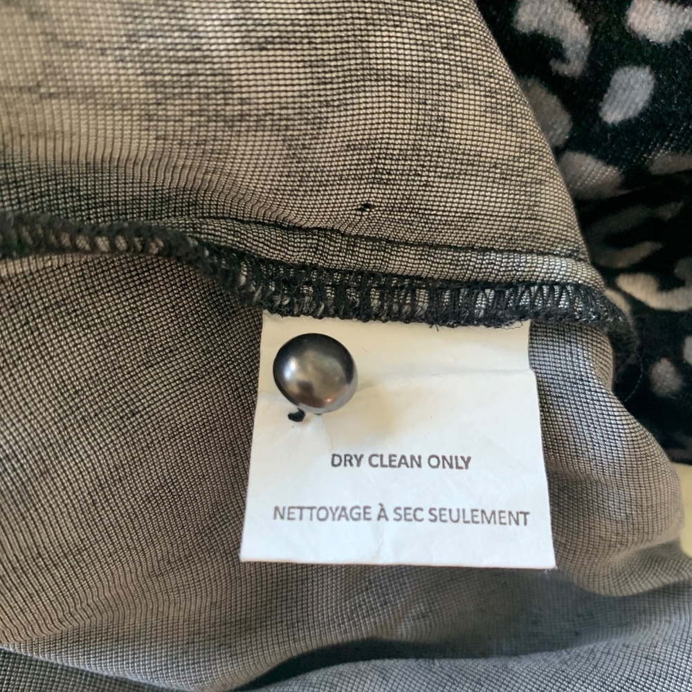 RAMY BROOK Jordyn Velvet Top w/deep-v neckline, Black/Grey Leopard Print Sz XS - Picture 10 of 11